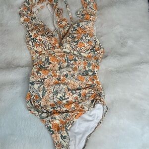 Cupshe NWT SZ S One Piece Swim Suit Ruffle Detail Open Back 17